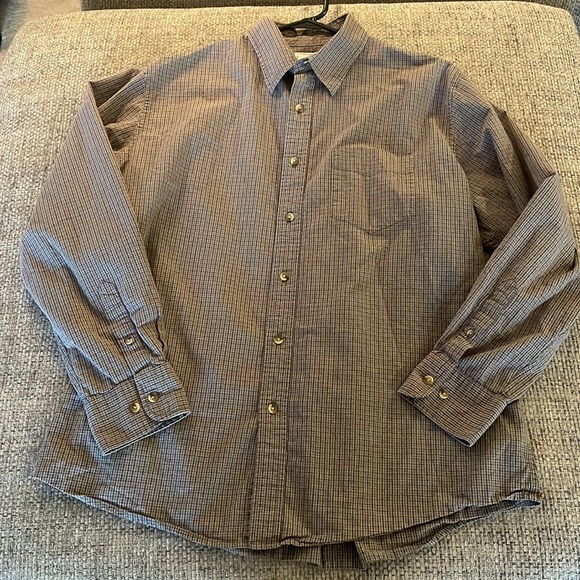Dockers Menโs Button Down size L in dark plaid - Picture 1 of 9